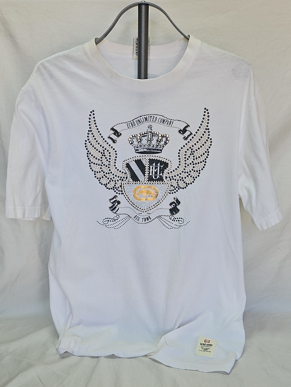 Ecko Unlimited White Short-Sleeve Crest Graphic Tee with Black and Gold Accents